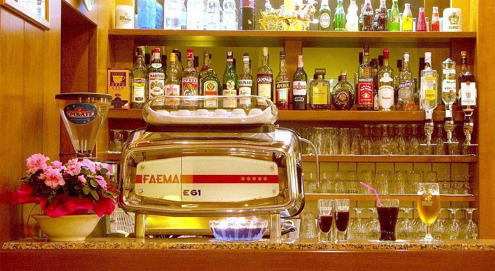 Hotel Villa Clara Торболе Экстерьер фото